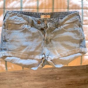 Size 3 Hollister Jean shorts